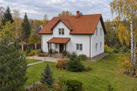 Чистка и антимикробная обработка керамической черепицы Creaton от мха на кровле 180 м² в Дмитрове